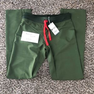 BNWT XS/T DARK OLIVE FIGS